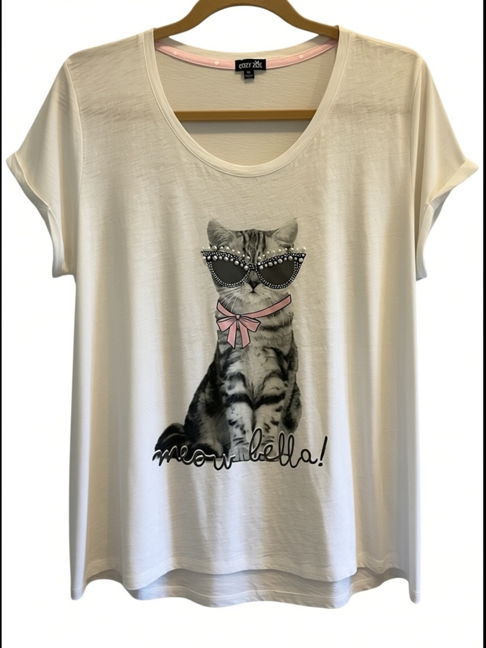 Cozy Zoe White “Meow Bella” Cat Rhinestone Sunglasses Tee Size XL